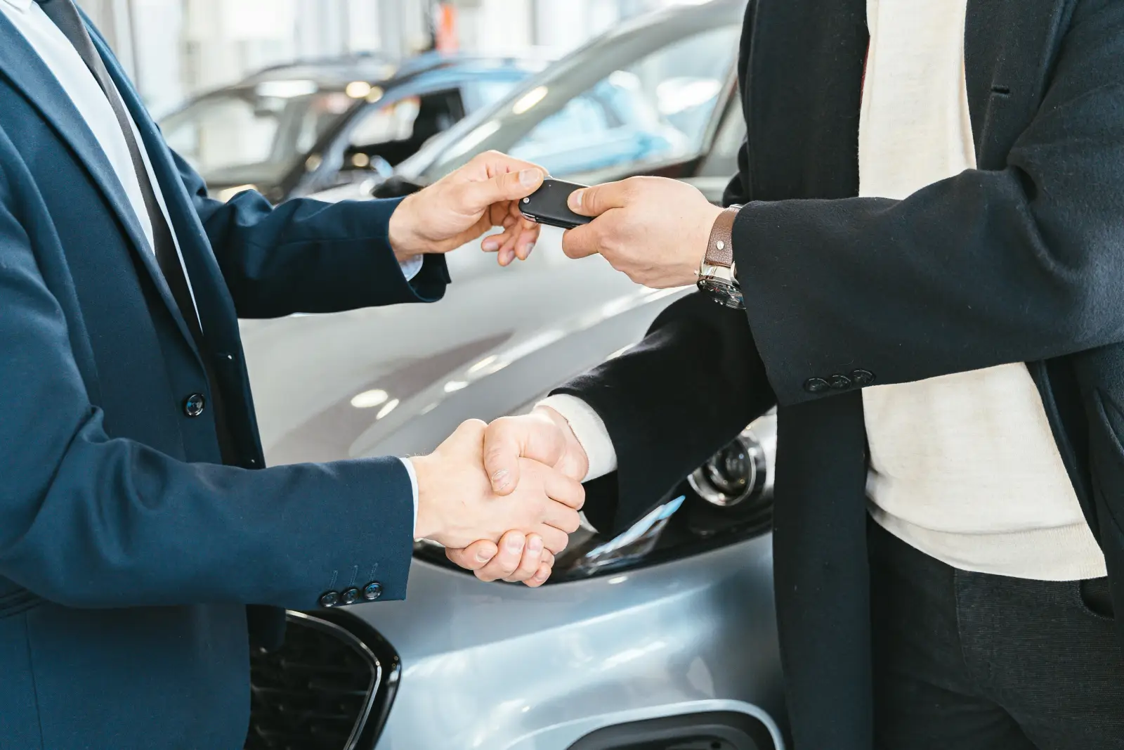 Auto Dealership AI voice agent - Ringlyn is the AI voice agent for auto sales and dealerships — responding to vehicle inquiries instantly, scheduling test drives, and following up on financing 24/7. Deploy an outbound voice AI for car dealerships that never sleeps and converts every lead.