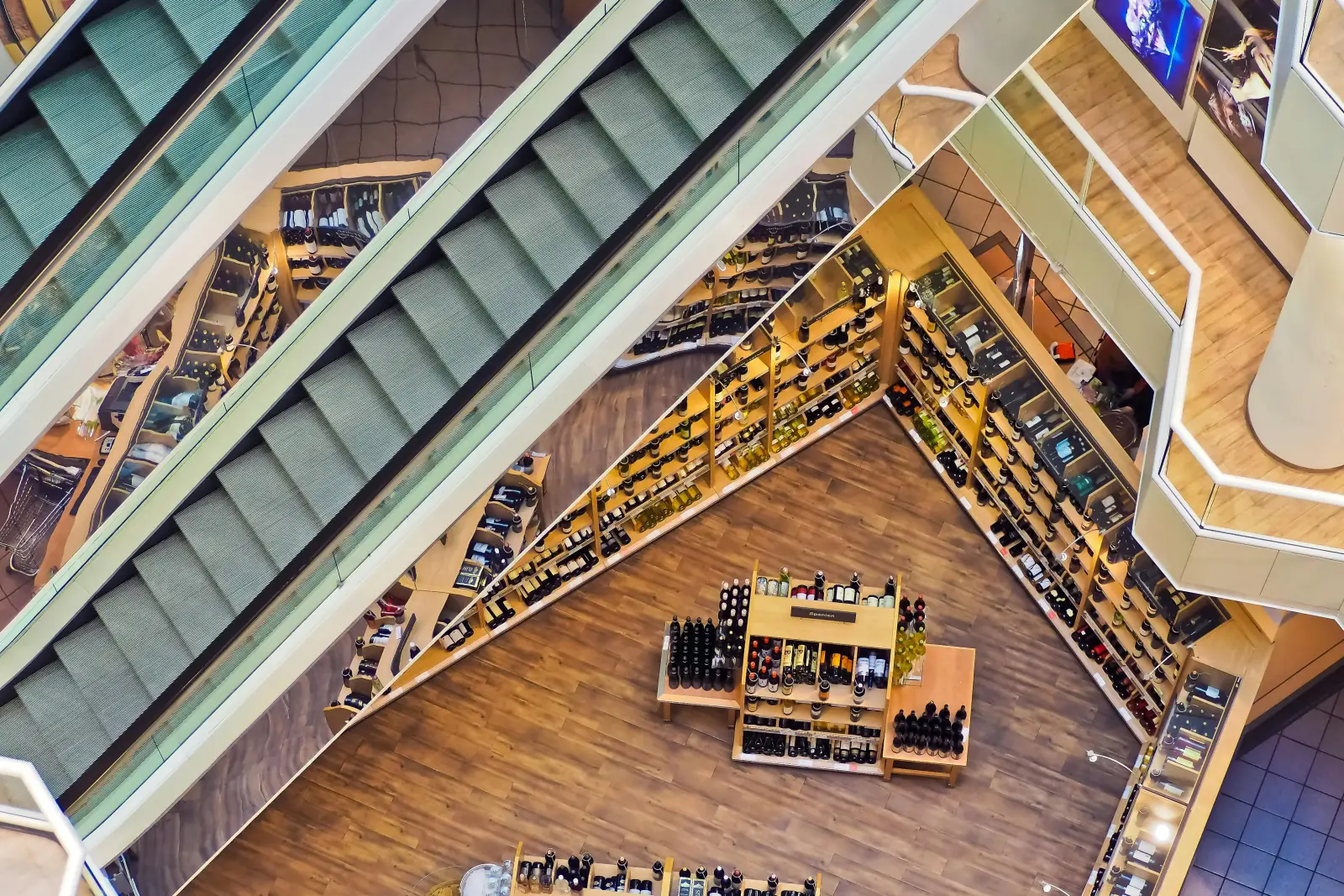 E-commerce & Retail AI voice agent - Ringlyn powers inbound voice and inbound generator workflows — answering product questions, processing returns, and recovering abandoned carts to drive revenue while you sleep. Use voice broadcast API to reach thousands of customers at once.